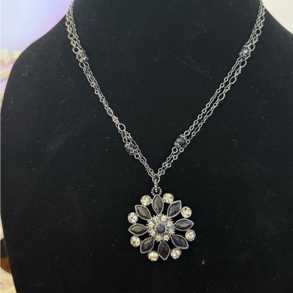 Elegant Black and Silver Floral Pendant Necklace